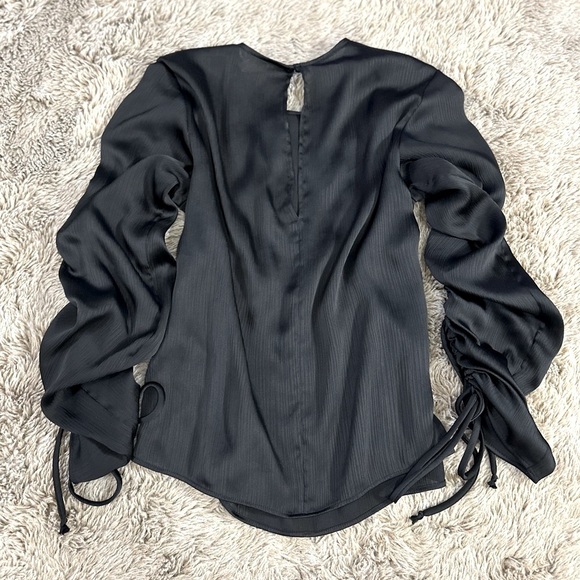 H&M Ruched Sleeve Top - Picture 3 of 7